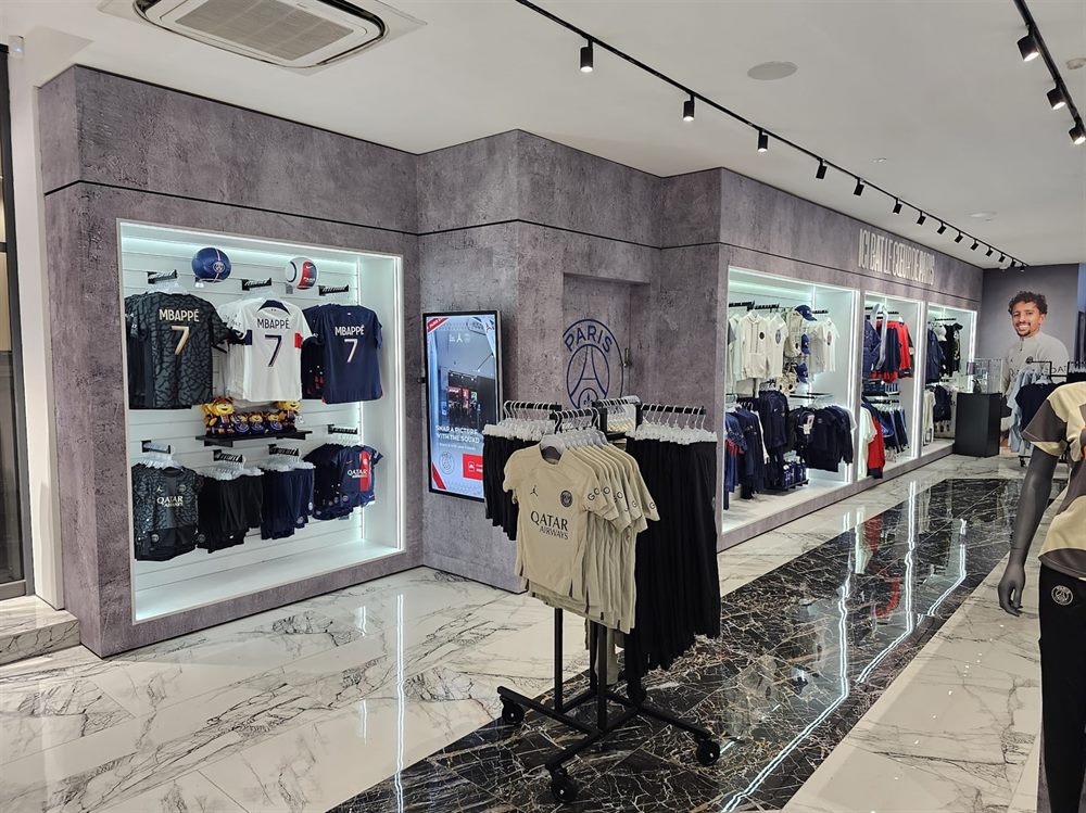 Bespoke retail interior display signage