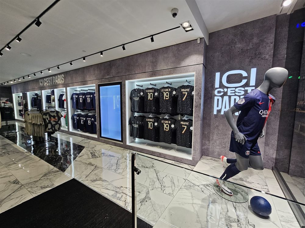 PSG retail interior display signage